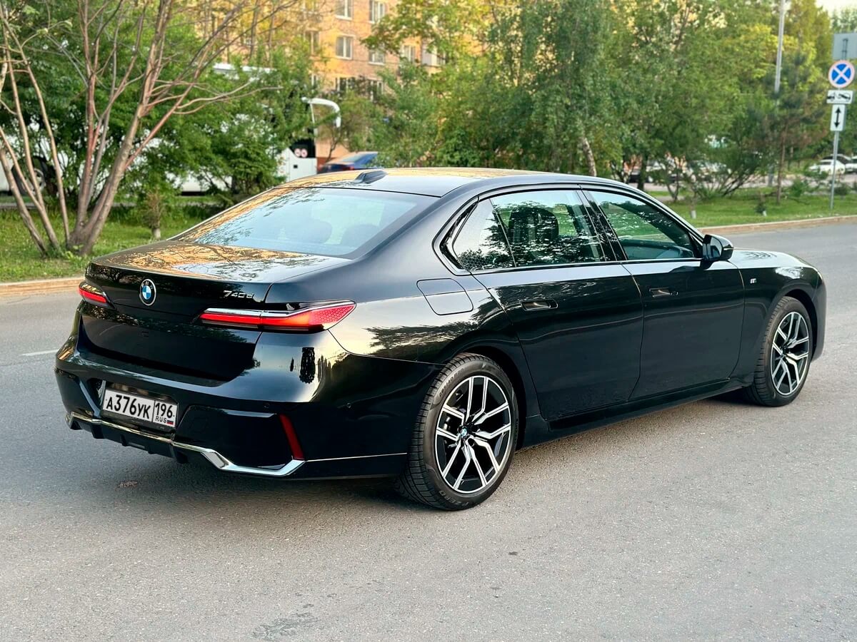 BMW 7 серия аренда