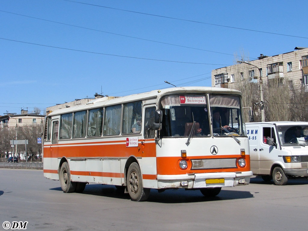 Лаз 695